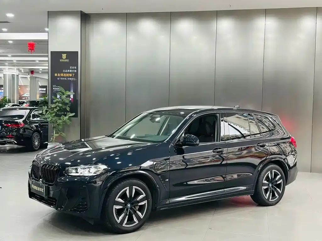 BMW iX3 — фото 1