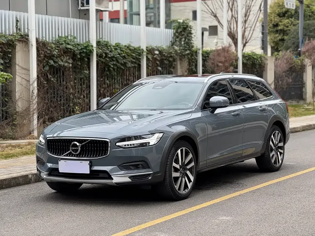 Volvo V90 — фото 1