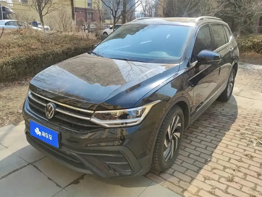 Volkswagen Tiguan L — фото 1