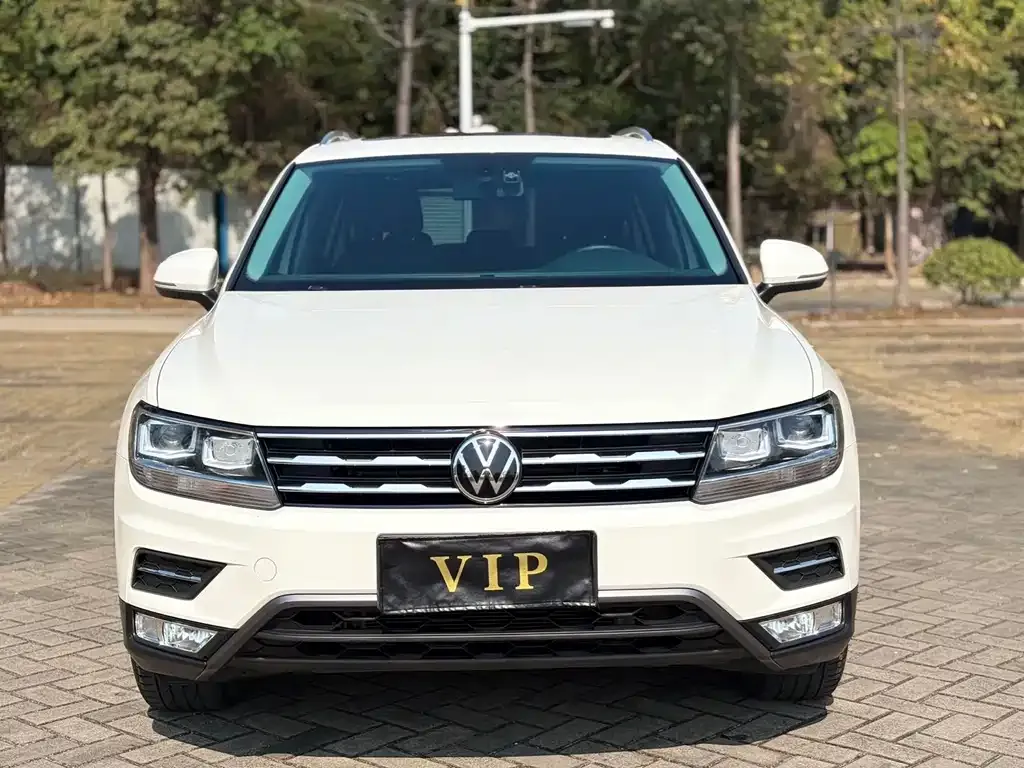 Volkswagen Tiguan L — фото 5