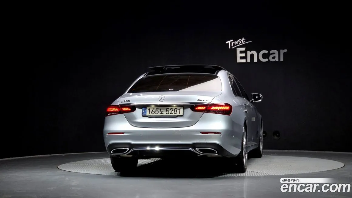 Mercedes-Benz E-Class — фото 2