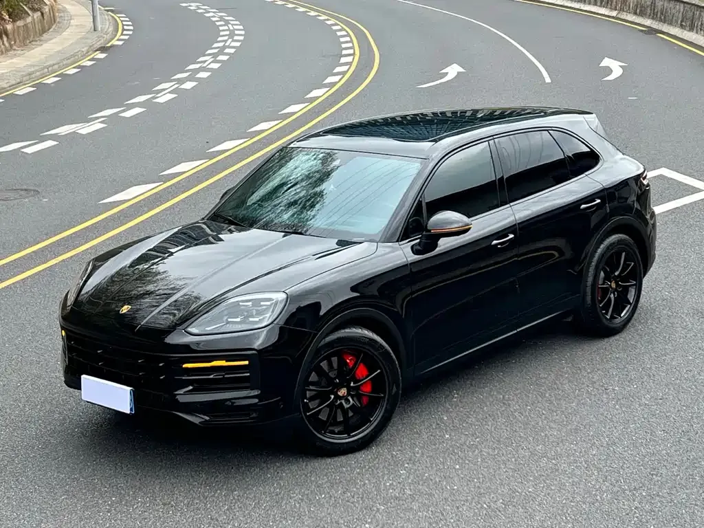 Porsche Cayenne — фото 1