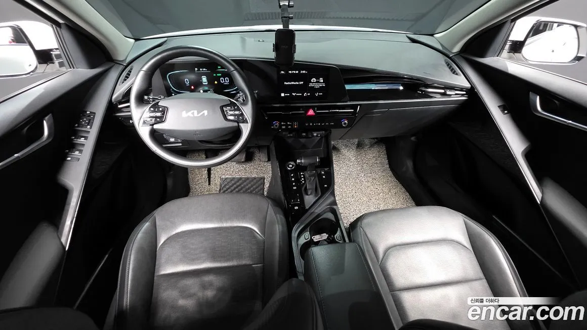 Kia Niro — фото 10