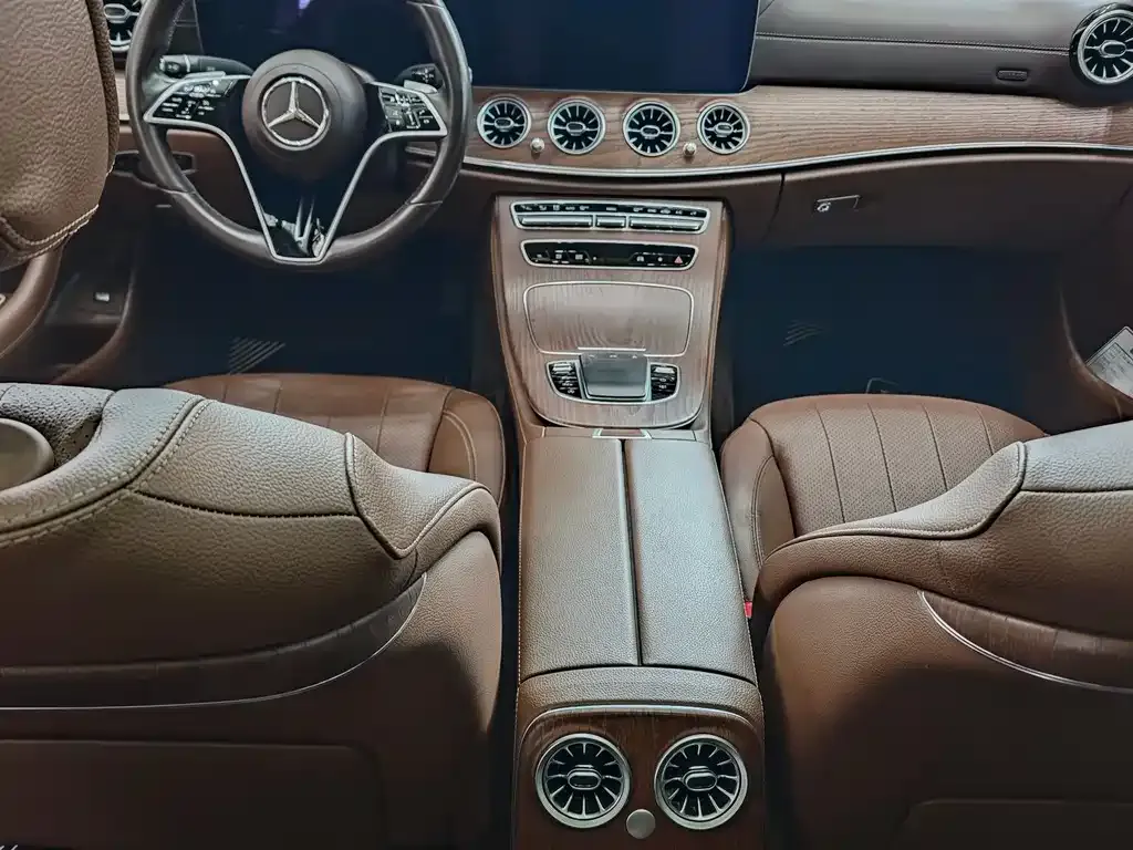 Mercedes-Benz E-Class — фото 3
