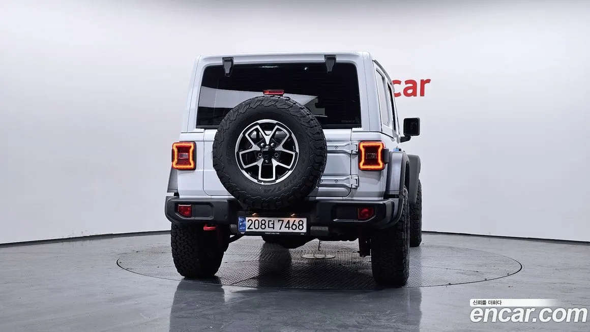 Jeep Wrangler — фото 10