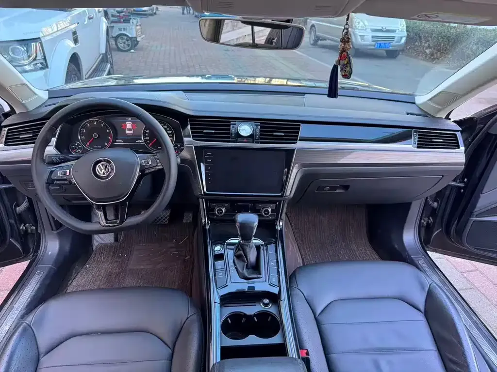 Volkswagen Phideon — фото 4