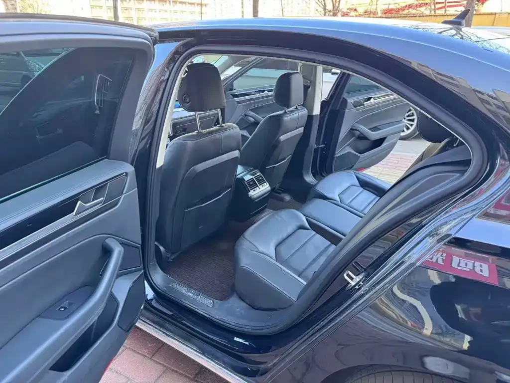 Volkswagen Phideon — фото 2