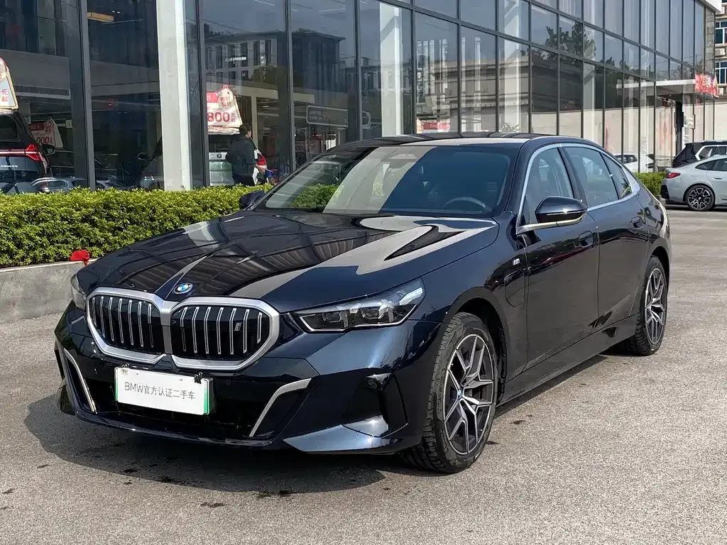 BMW i5 — фото 1