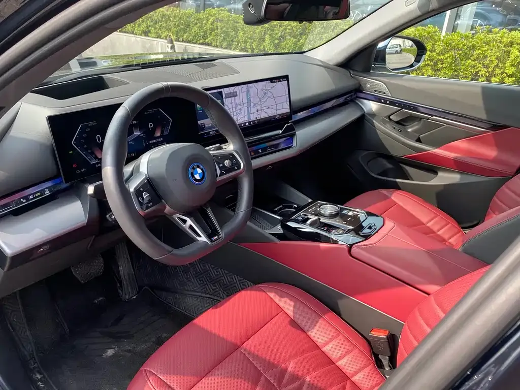 BMW i5 — фото 5