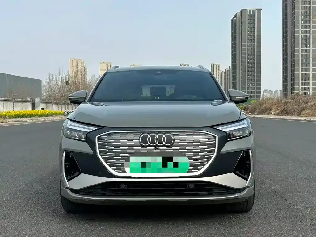 Audi Q4 e-tron — фото 2