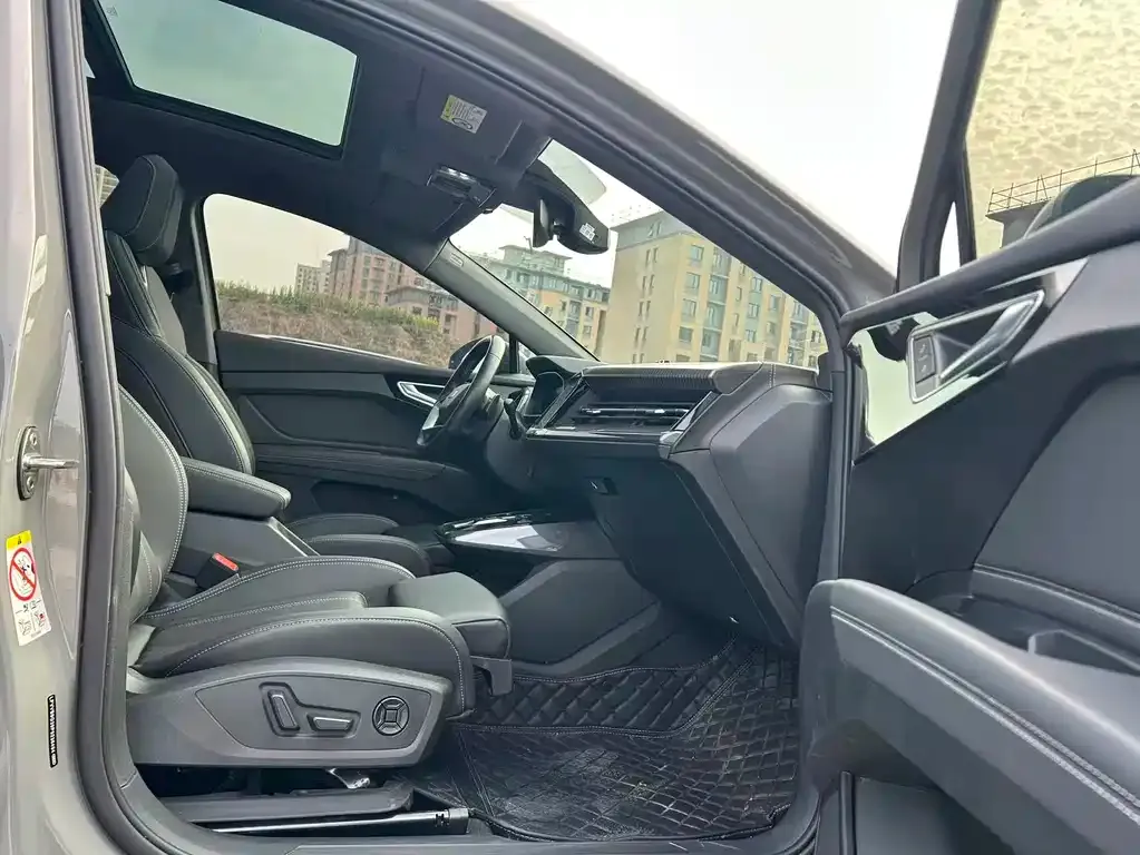 Audi Q4 e-tron — фото 10