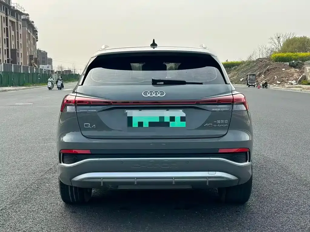 Audi Q4 e-tron — фото 4