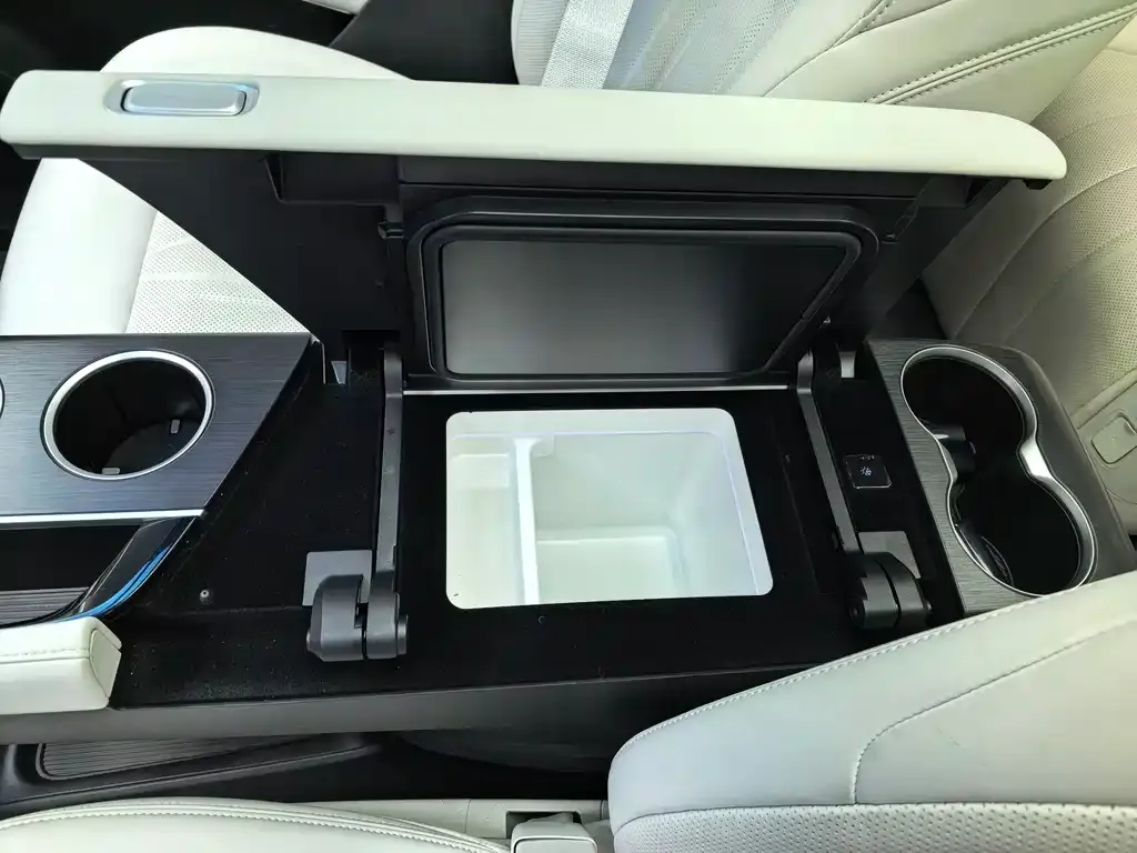 Buick GL8 Hybrid — фото 6