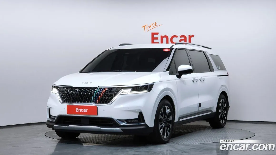Kia Carnival — фото 1