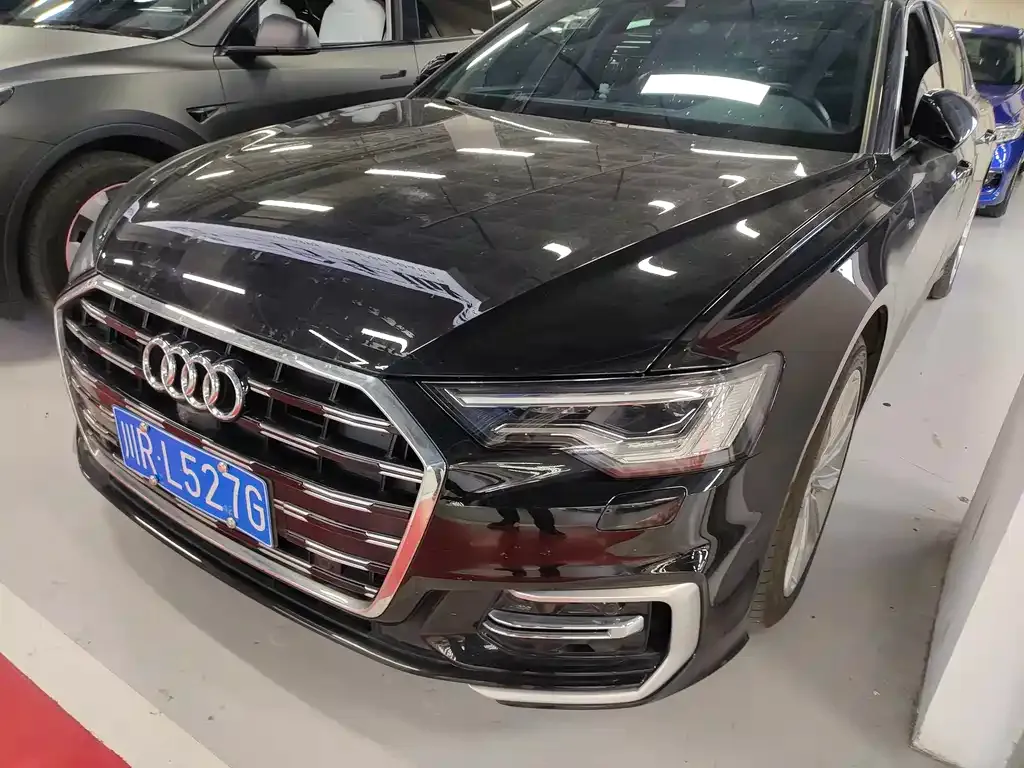 Audi A6L — фото 1