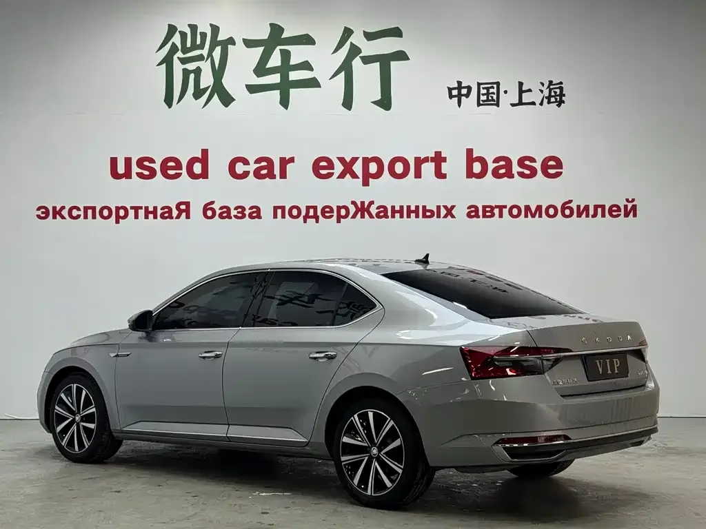 Skoda Superb — фото 8