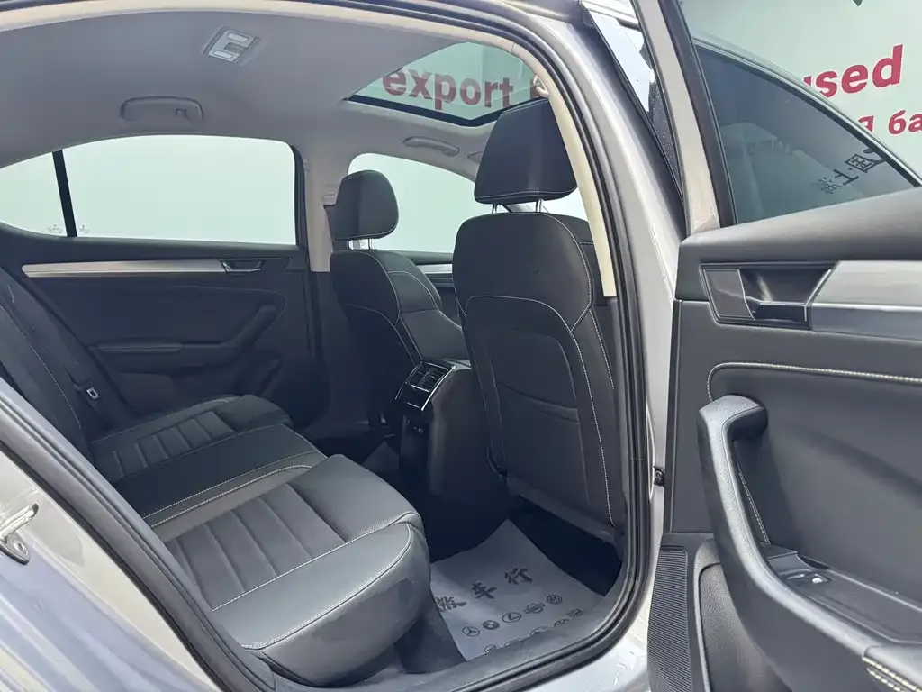 Skoda Superb — фото 5