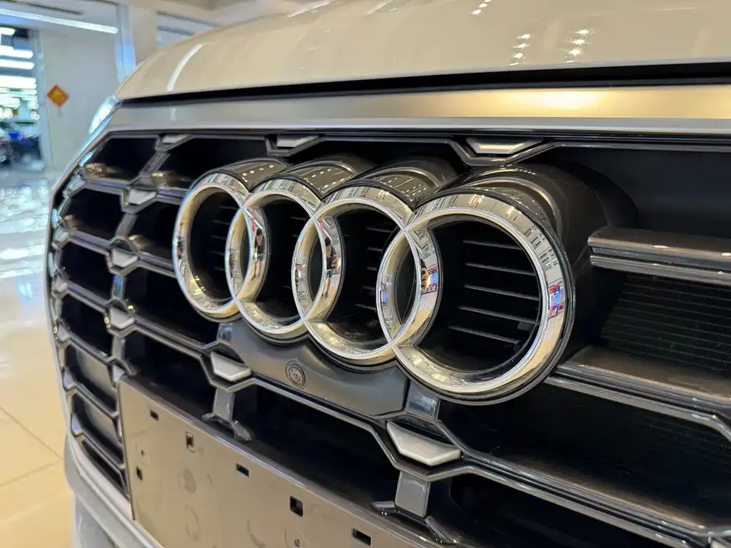Audi Q3 — фото 10