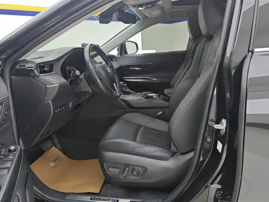 Toyota Harrier — фото 9