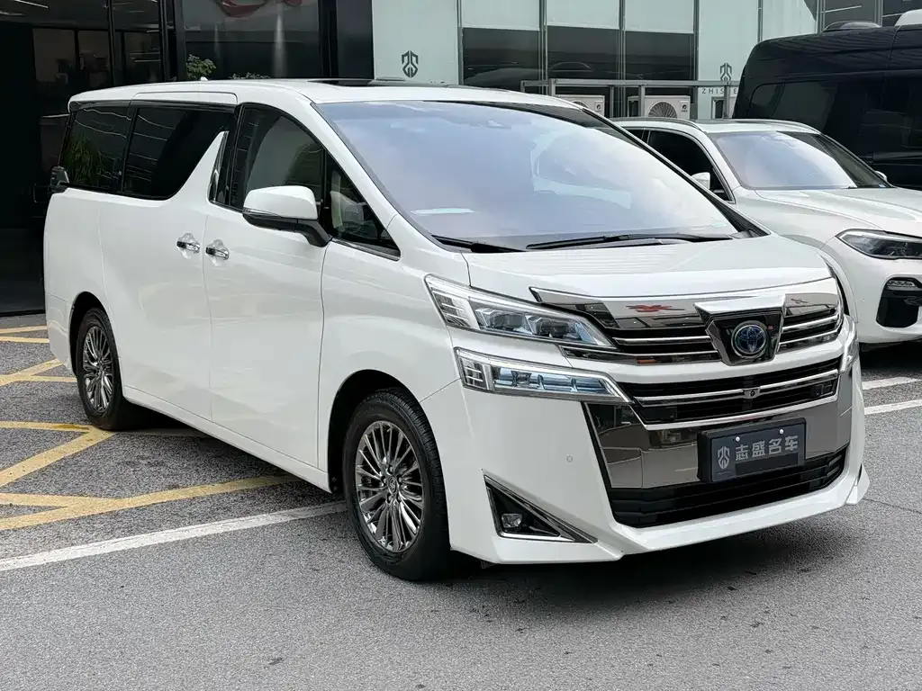 Toyota Vellfire — фото 4