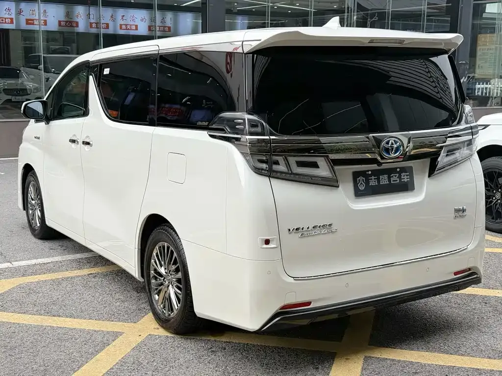 Toyota Vellfire — фото 7