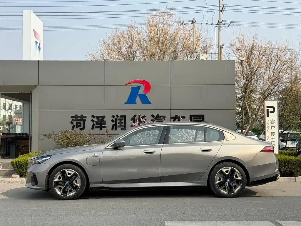 BMW i5 — фото 10