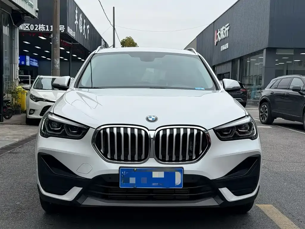 BMW X1 — фото 9