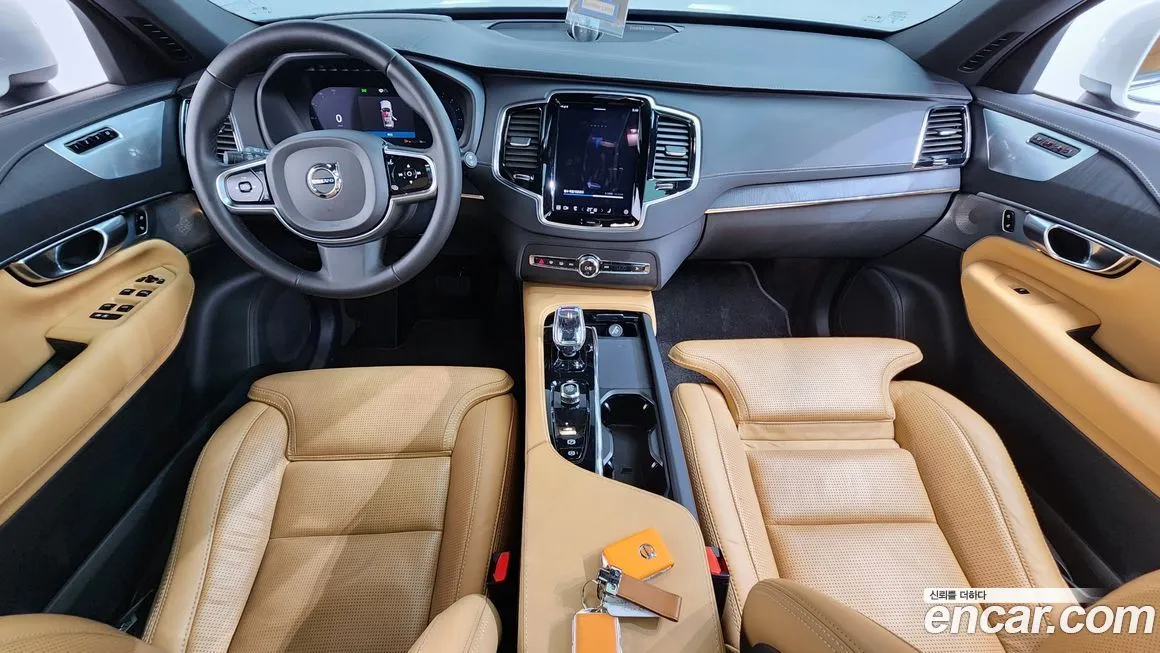 Volvo XC90 — фото 10