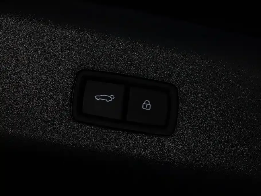 Li Auto i8 — фото 10