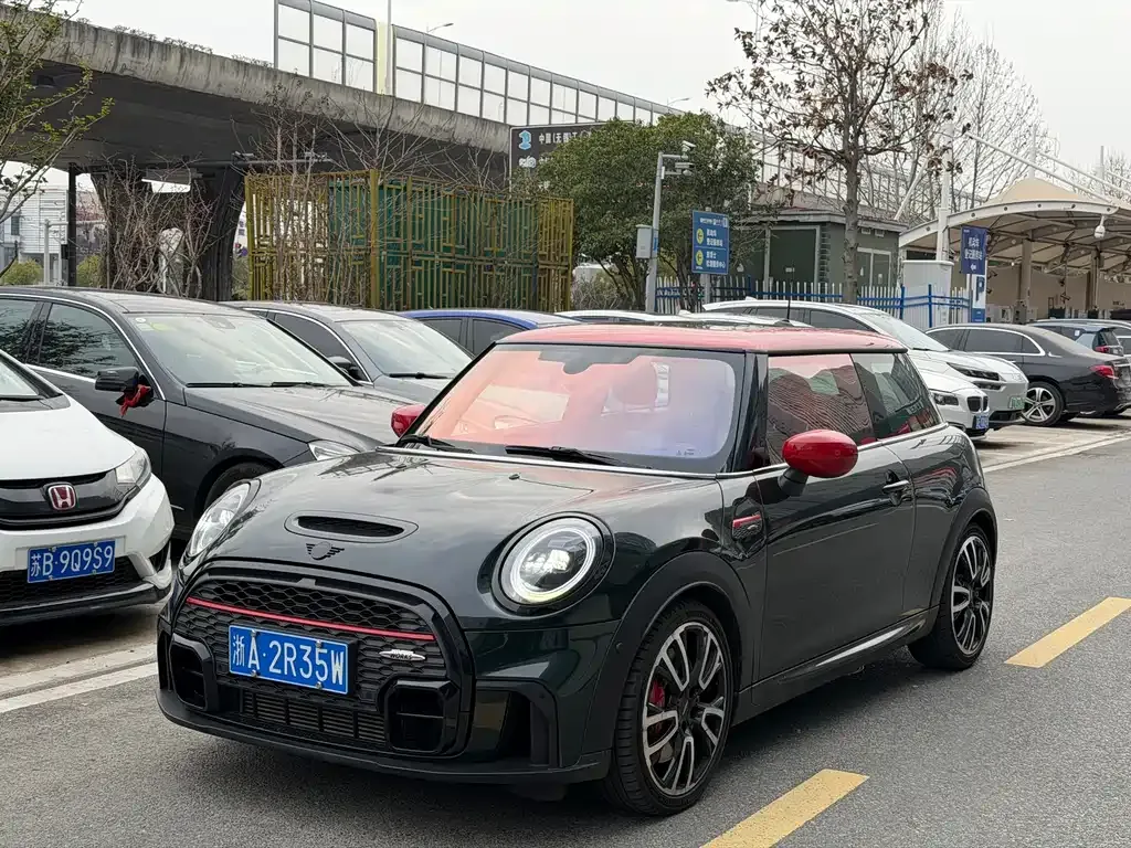 MINI JCW (John Cooper Works) — фото 1