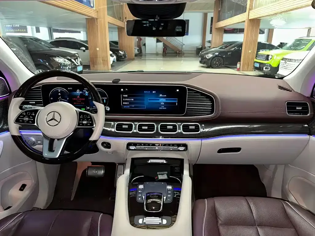 Mercedes-Benz GLS — фото 8