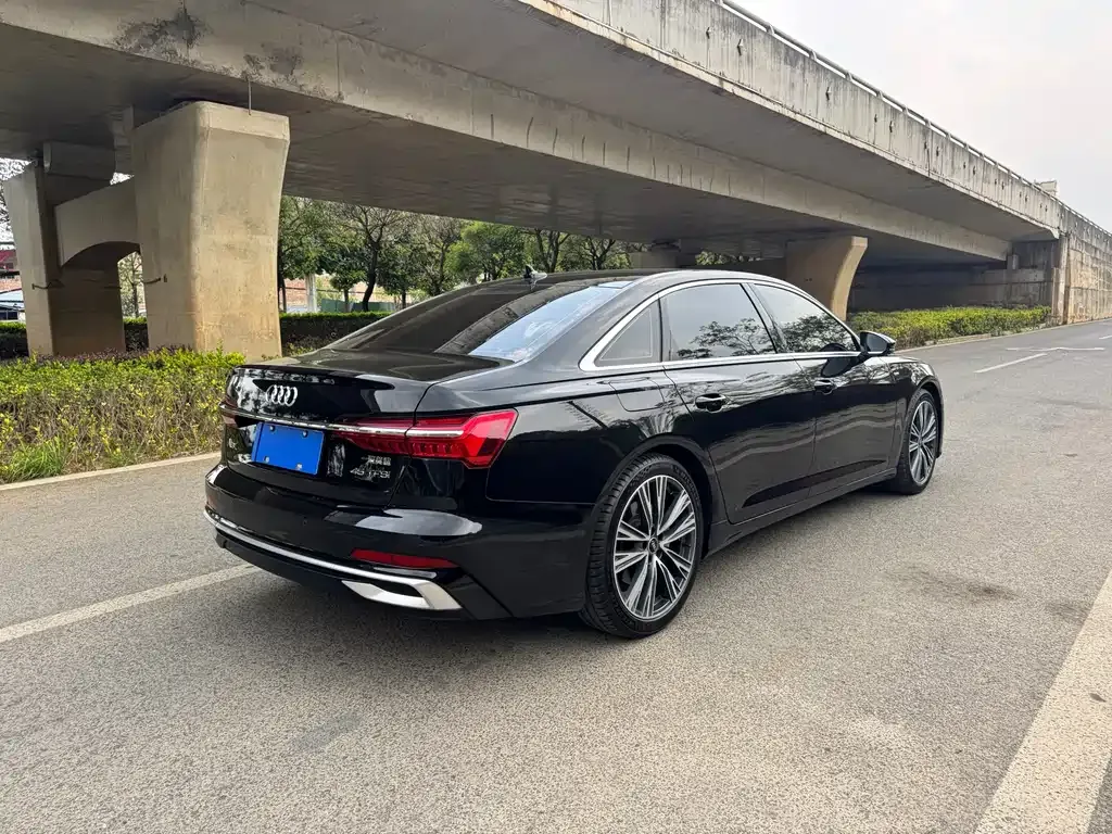Audi A6L — фото 2