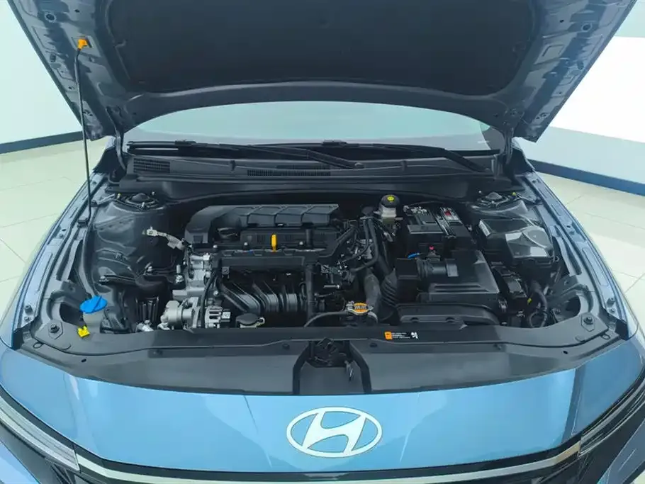 Hyundai Elantra — фото 10