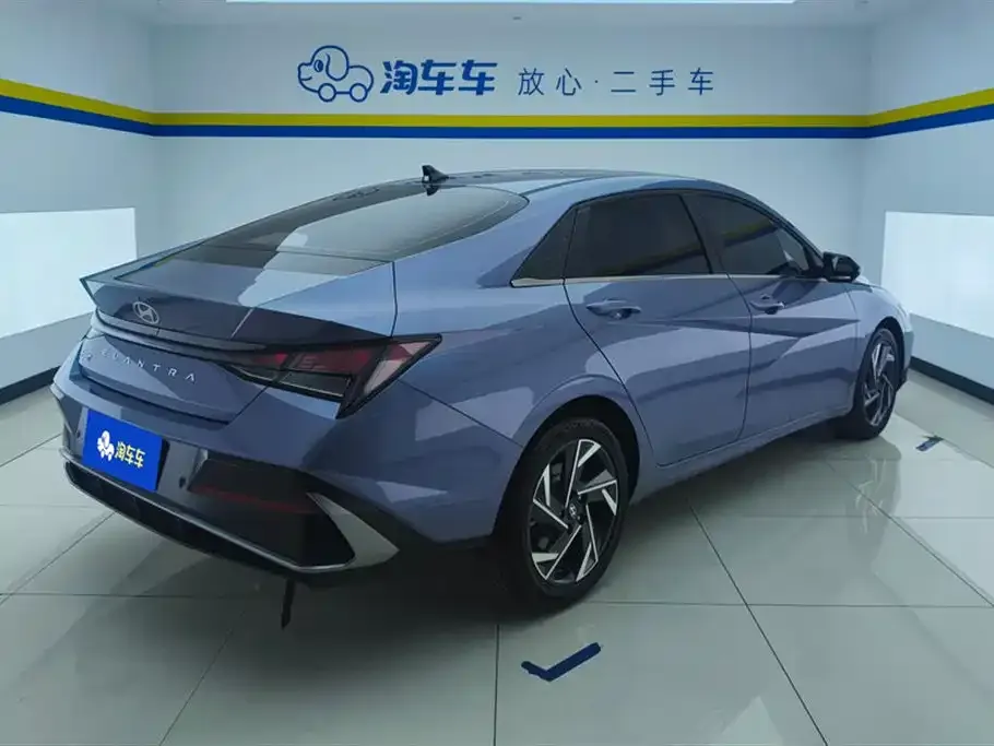 Hyundai Elantra — фото 7