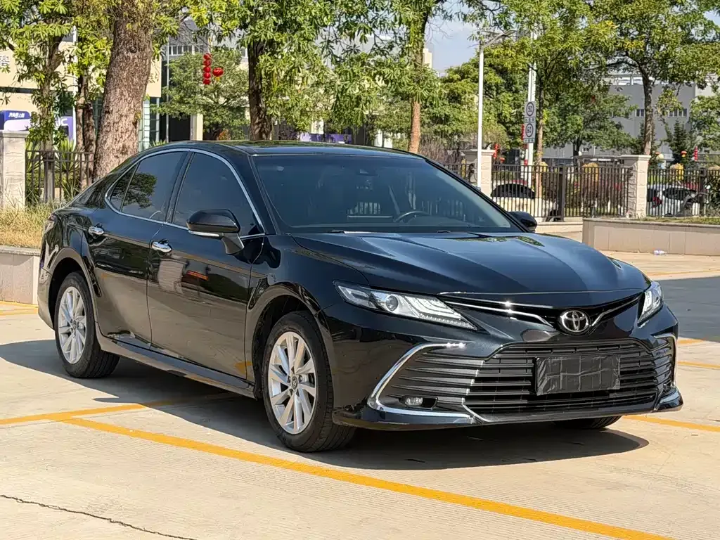Toyota Camry — фото 9