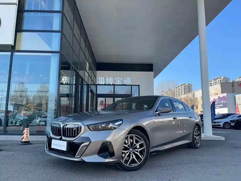 BMW i5 — фото 8
