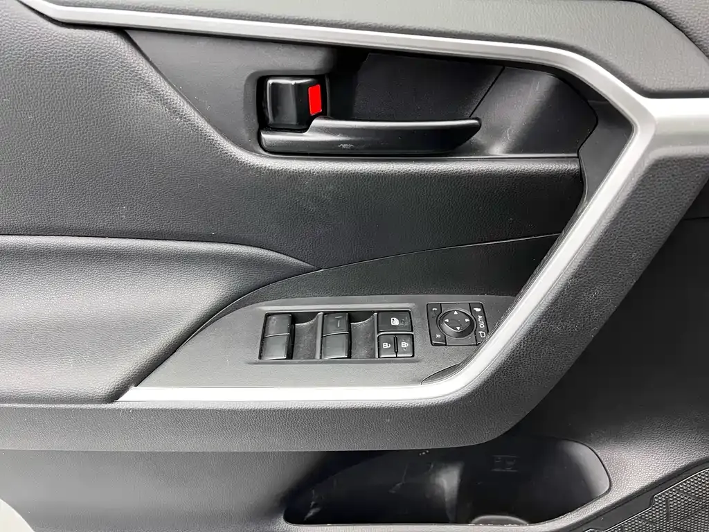 Toyota Wildlander — фото 8