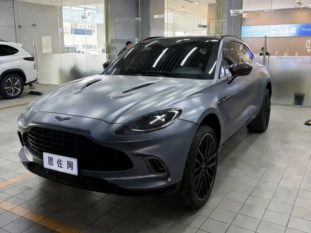 Aston Martin DBX — фото 1