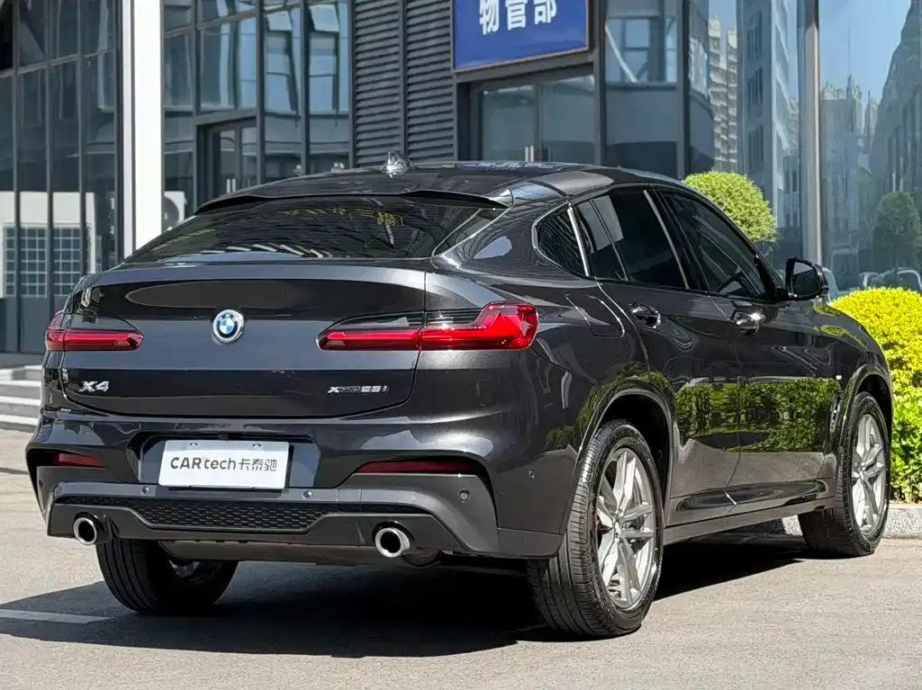 BMW X4 — фото 9
