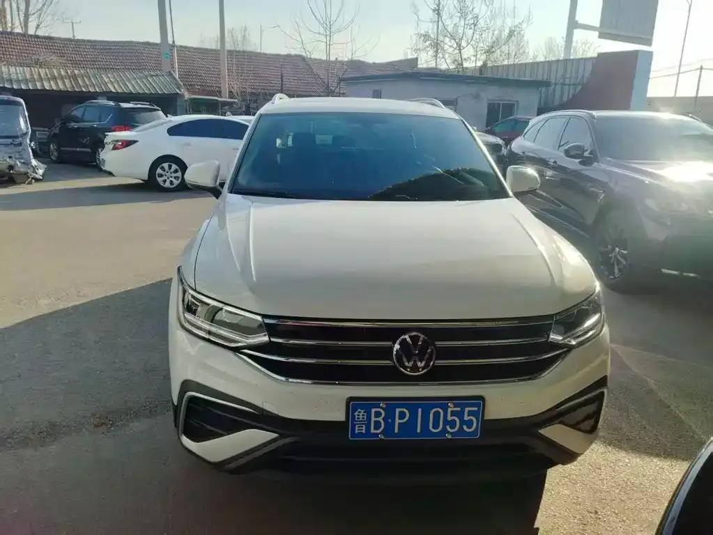 Volkswagen Tiguan L — фото 8