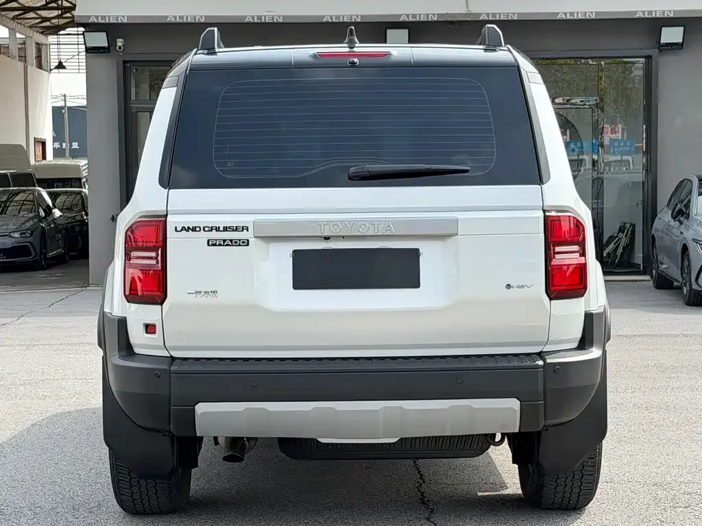 Toyota Prado — фото 8