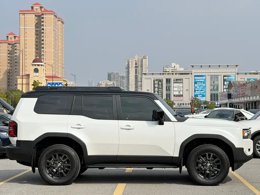 Toyota Prado — фото 4
