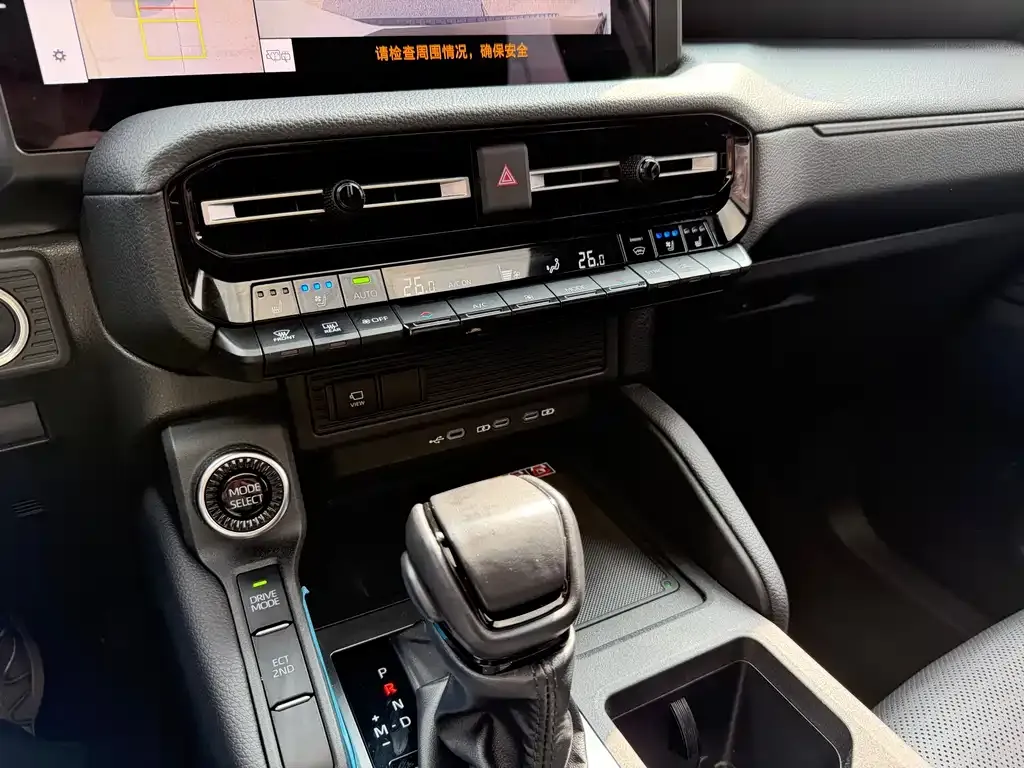 Toyota Prado — фото 10