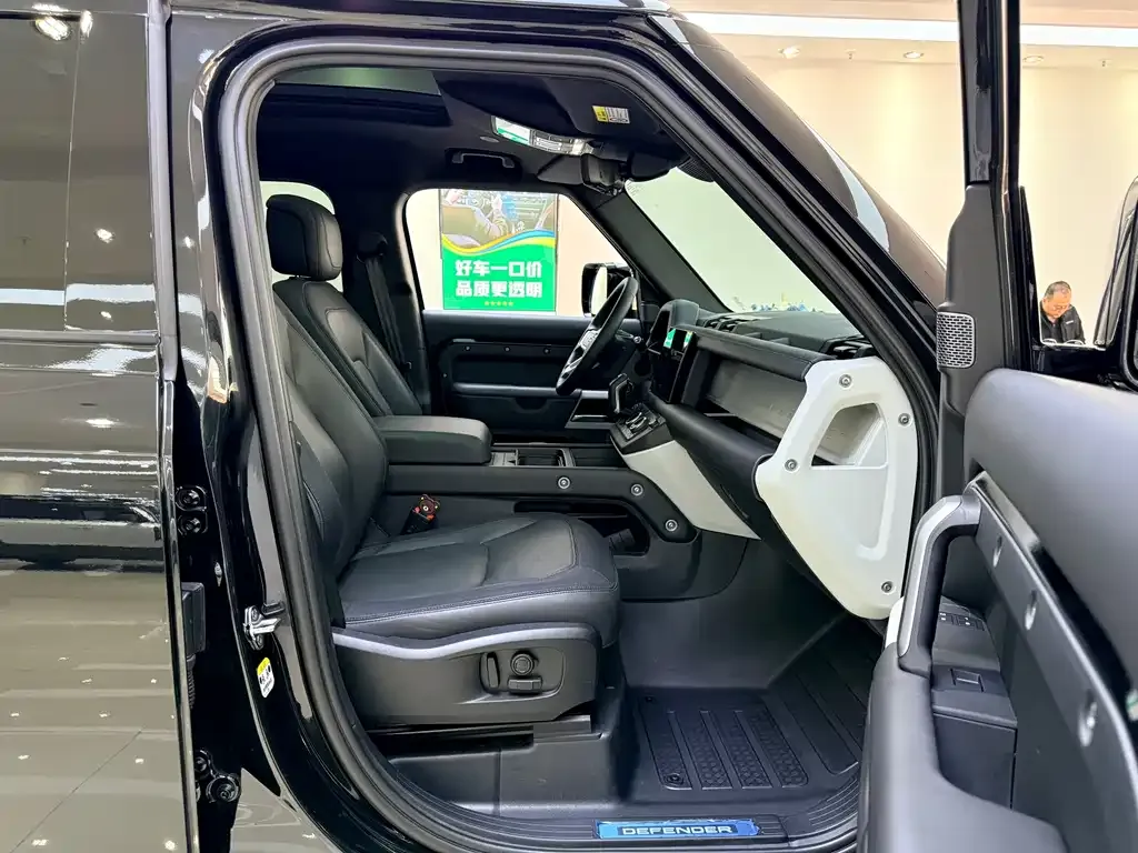 Land Rover Defender — фото 10
