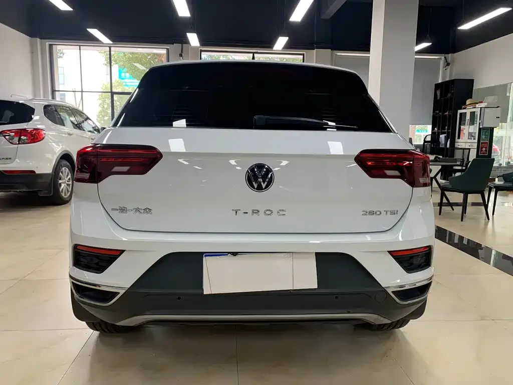 Volkswagen T-Roc — фото 8