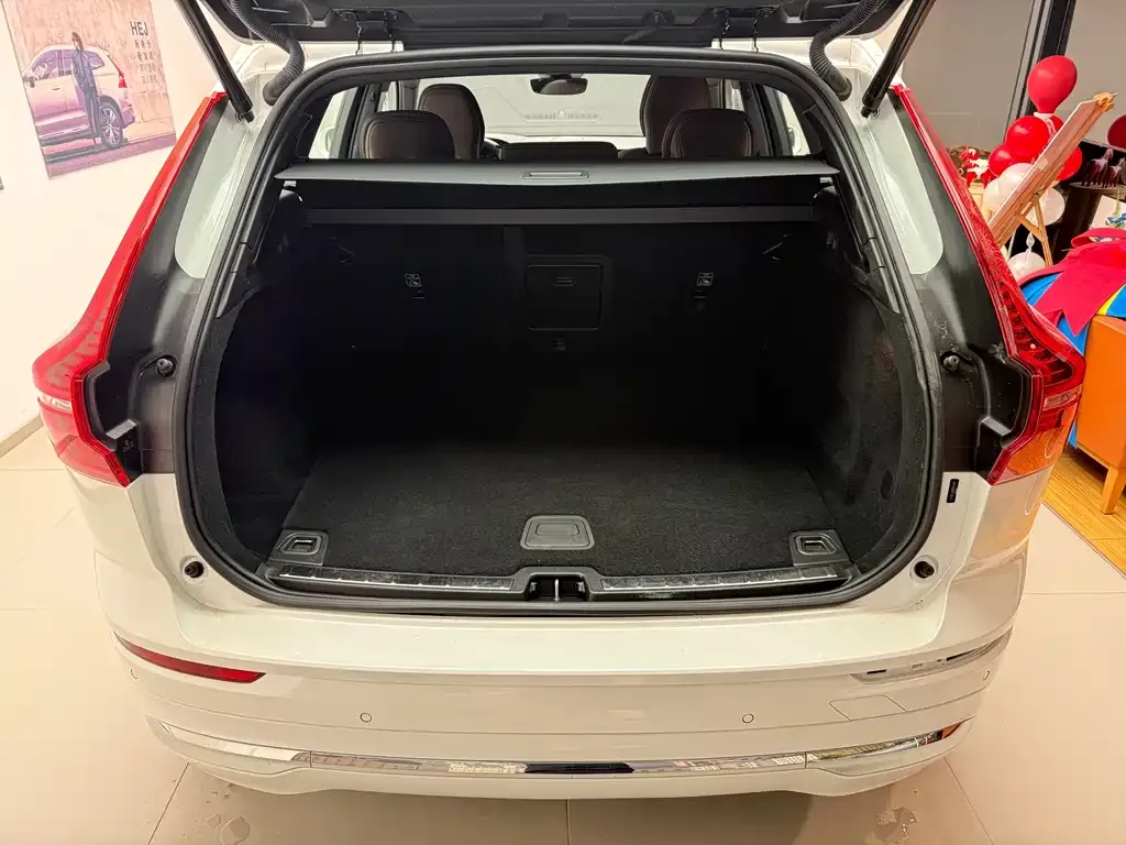 Volvo XC60 — фото 4