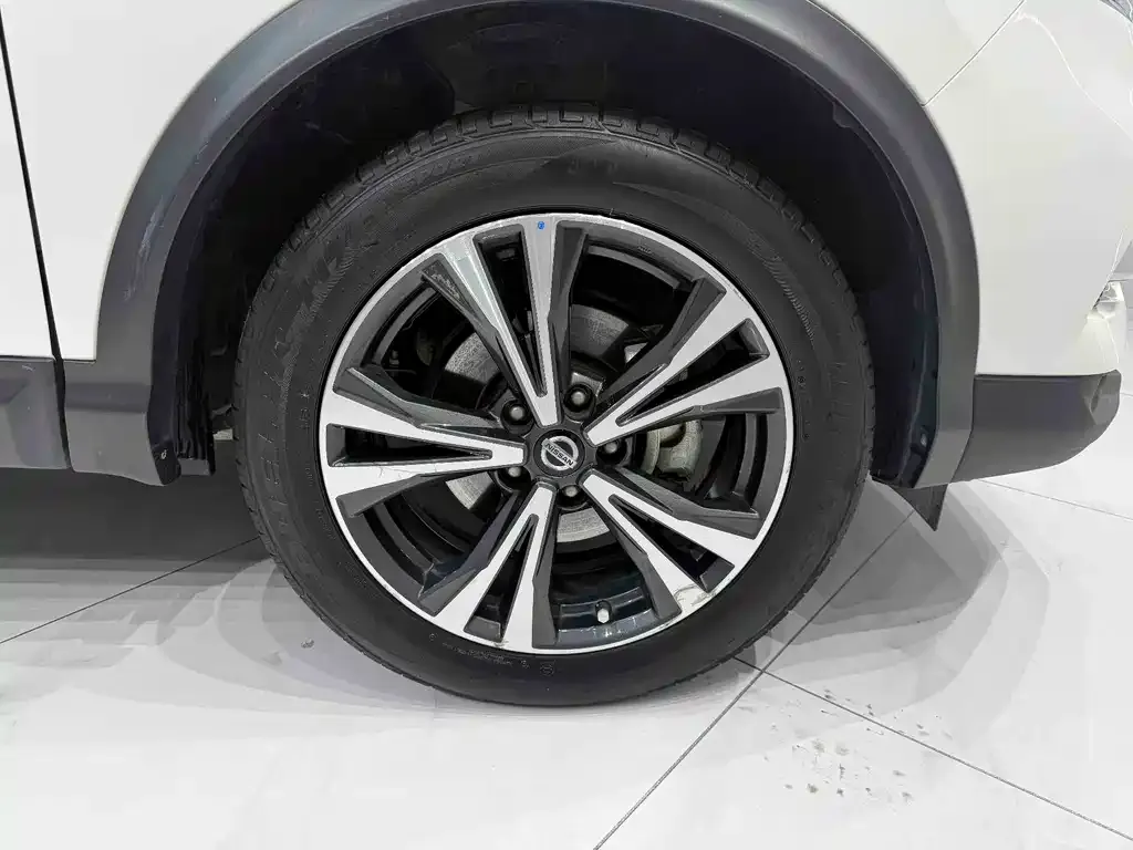 Nissan Qashqai — фото 4
