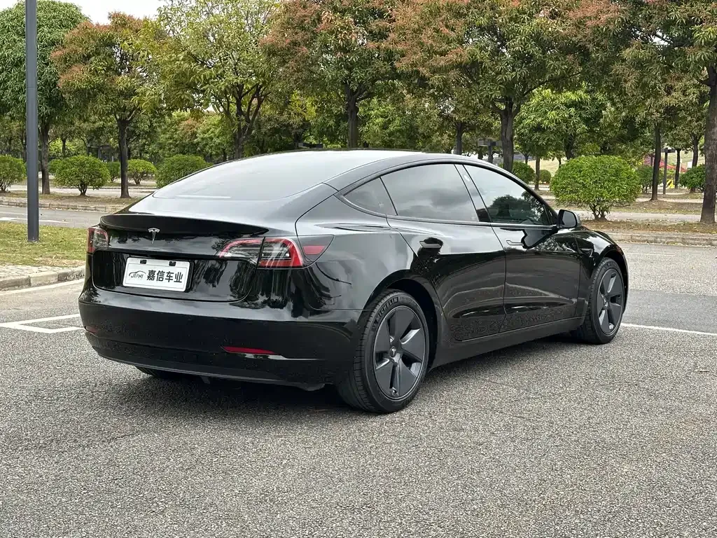 Tesla Model 3 — фото 5