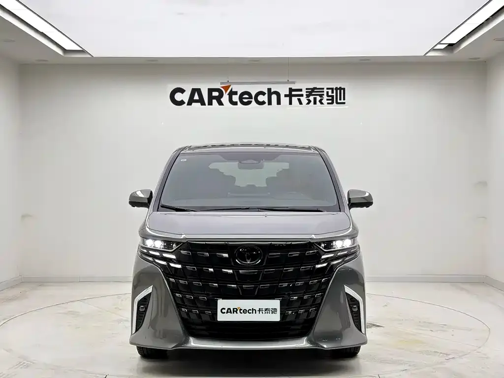 Toyota Alphard — фото 3