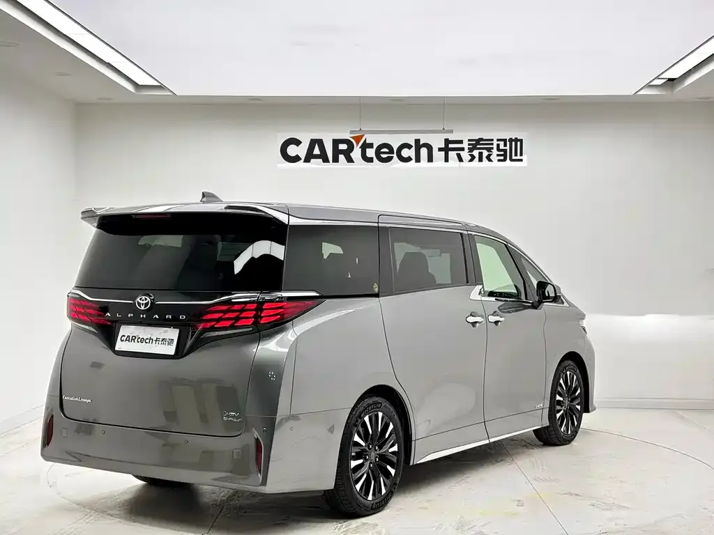 Toyota Alphard — фото 5